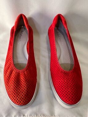 Bella Comforto “Dula” cherry red suede Perforated Women's sneaker flats size 38